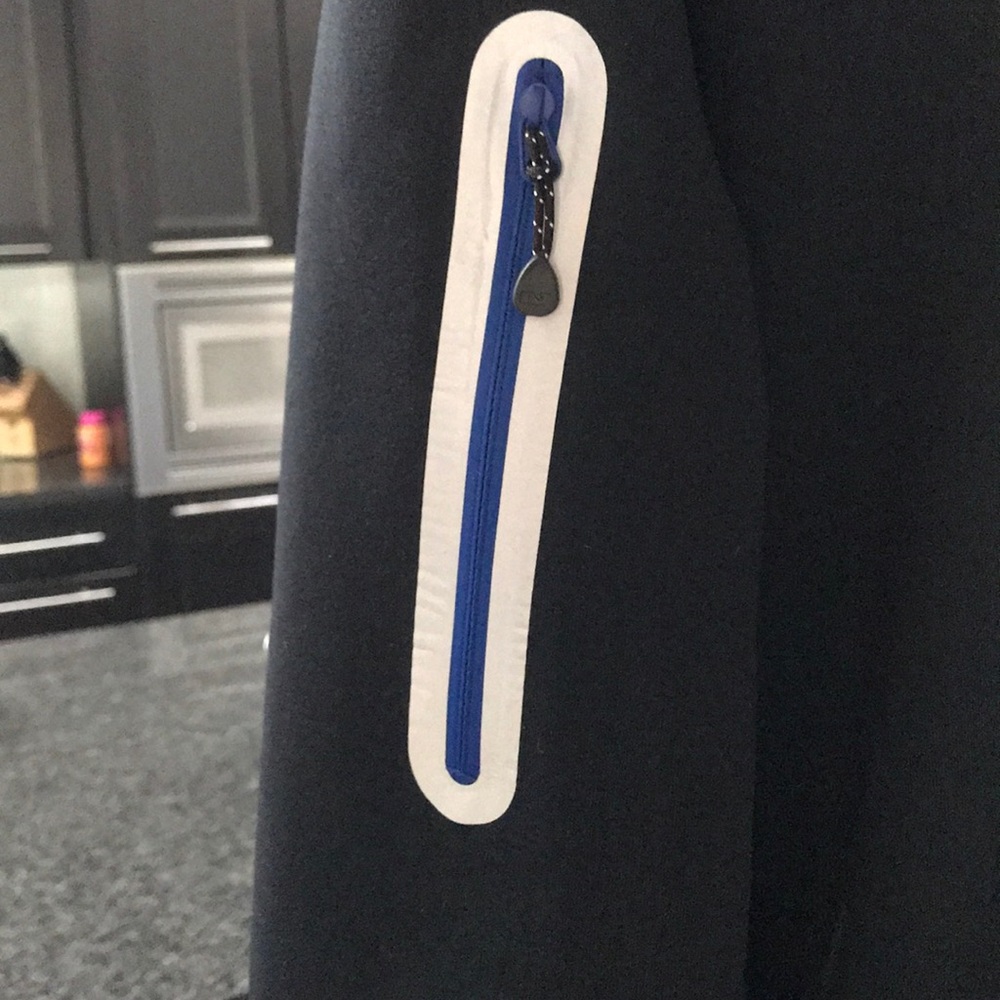 Size Small Vineyard Vines Jacket - image 4